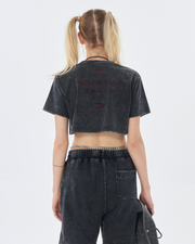 CAMISETA “SNOWFADE CROP 220” — DESGASTE CON ACTITUD.